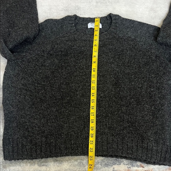 Old Navy Women's Dark Gray Crewneck Sweater - Picture 5 of 5